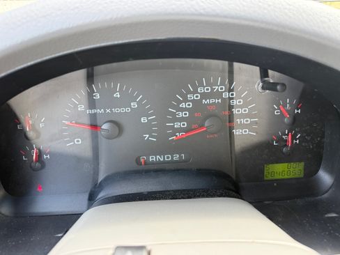 Used 2004 Ford F150 XLT RWD image 13
