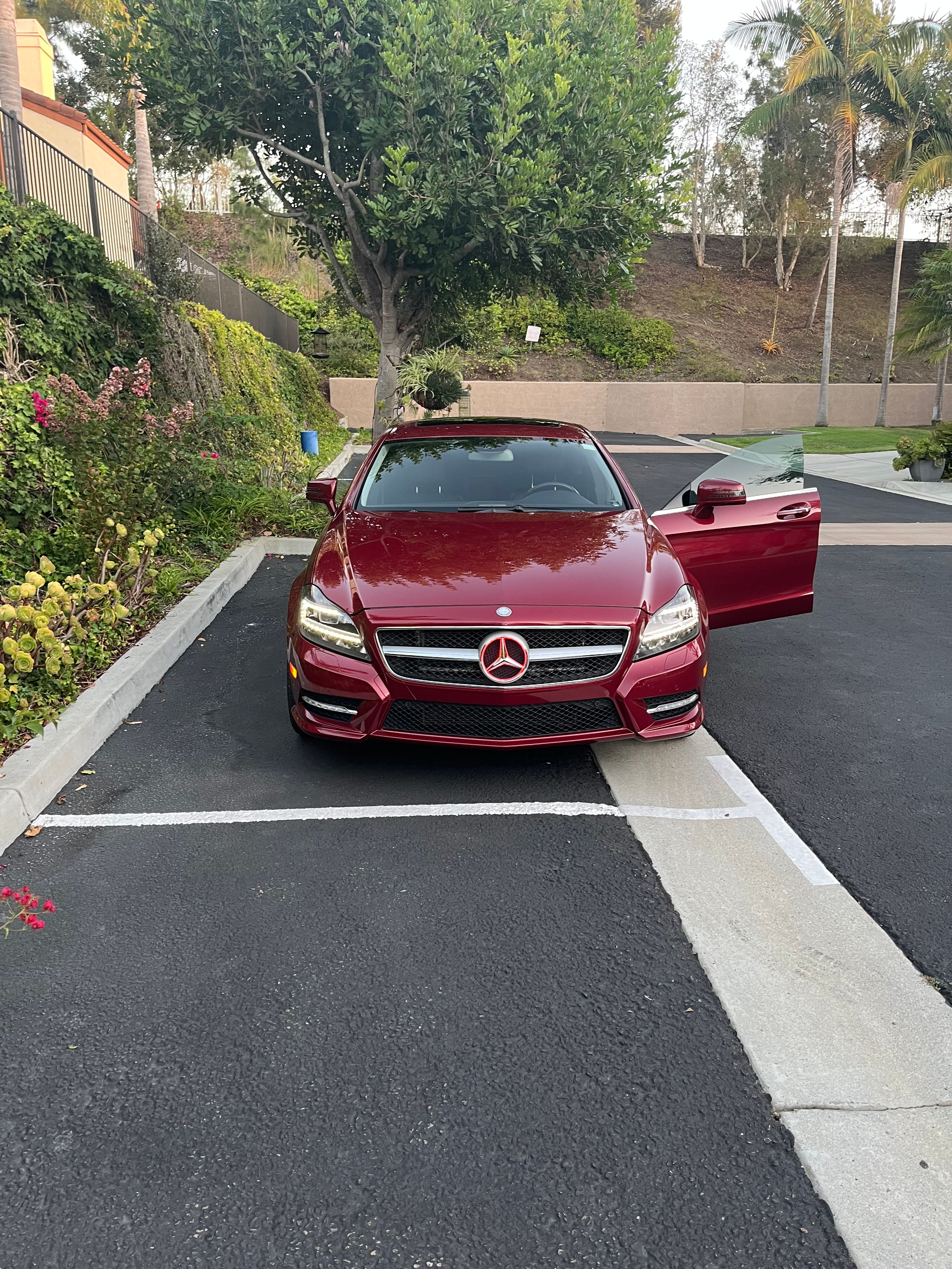 Used 2012 Mercedes-Benz CLS 550 image 2