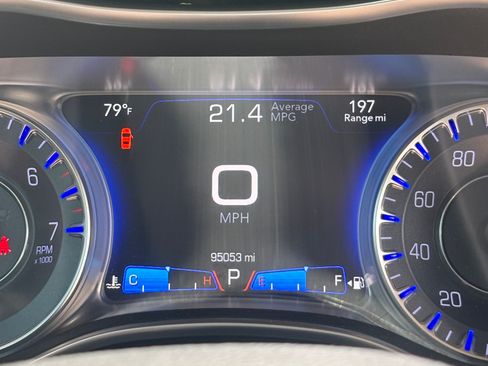 Used 2015 Chrysler 300 Limited image 4