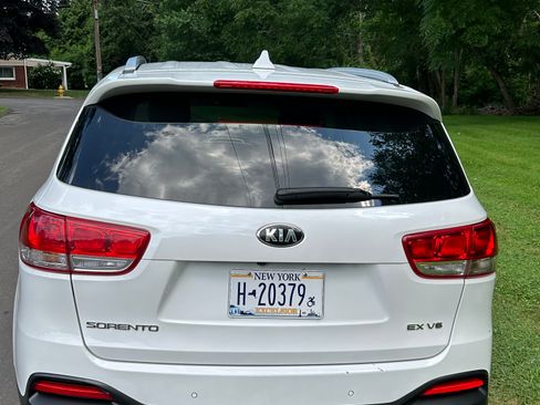 Used 2016 Kia Sorento EX w/ EX Premium Package image 4