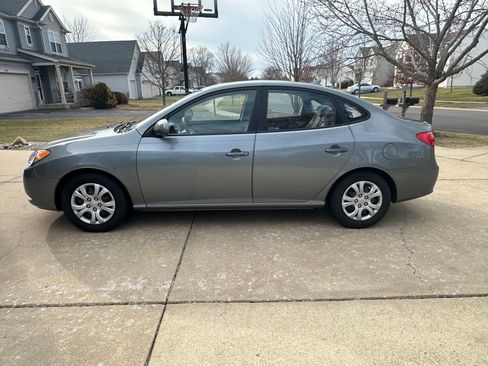 Used 2010 Hyundai Elantra GLS image 6
