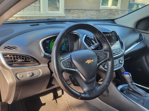 Used 2018 Chevrolet Volt Premier w/ Driver Confidence Package image 9