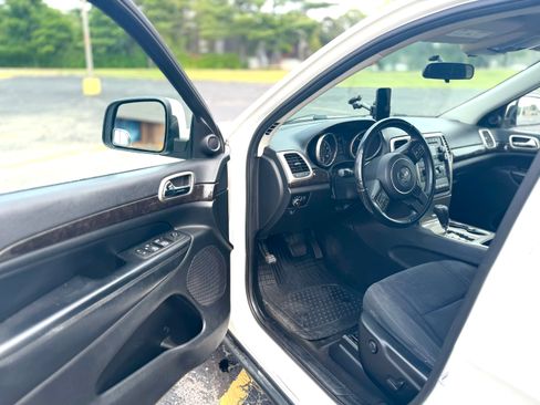 Used 2012 Jeep Grand Cherokee Laredo w/ Laredo E Group image 10