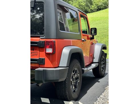 Used 2015 Jeep Wrangler Sport AWD/4WD image 5