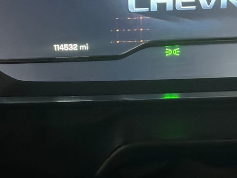 Used 2022 Chevrolet Suburban Premier RWD image 8