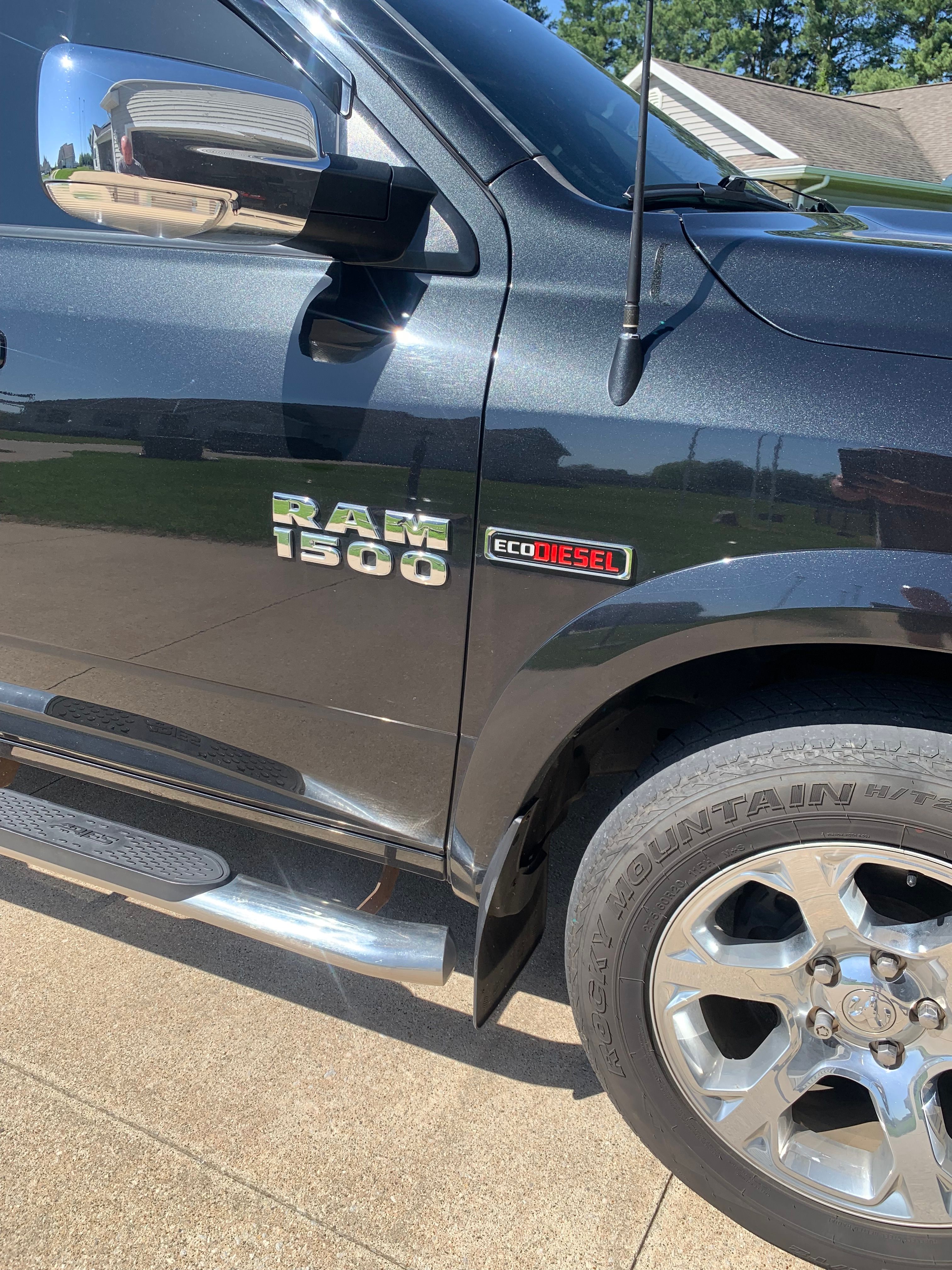 Used 2017 RAM 1500 Laramie w/ Convenience Group AWD/4WD image 22