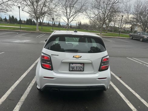 Used 2017 Chevrolet Sonic LT image 8