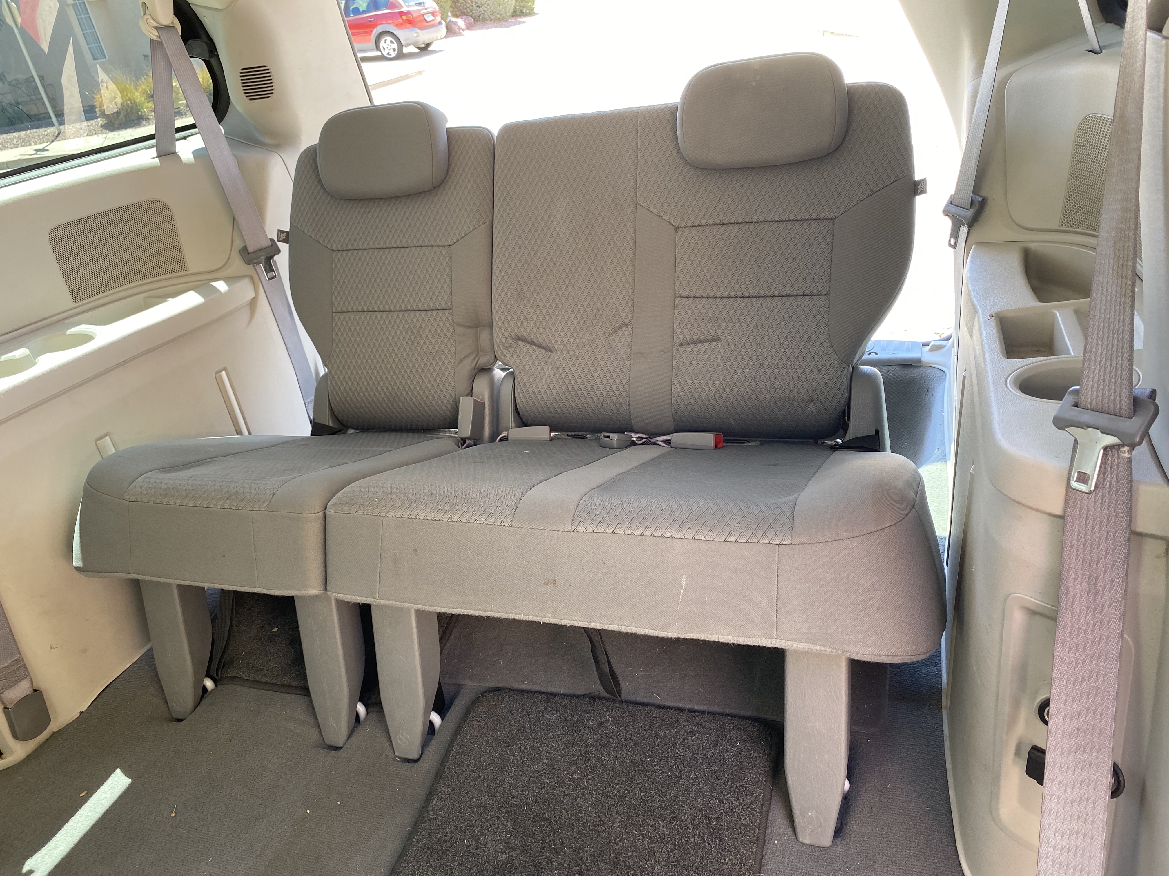 Used 2009 Chrysler Town & Country Touring FWD image 12