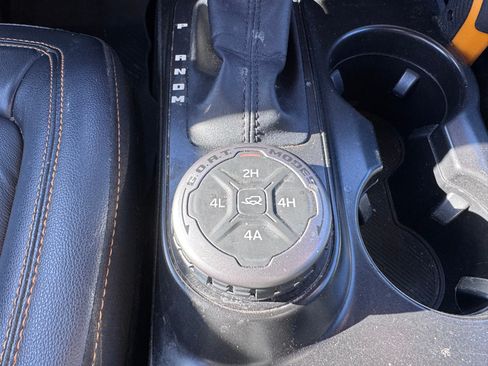 Used 2022 Ford Bronco Badlands w/ Sasquatch Package image 14