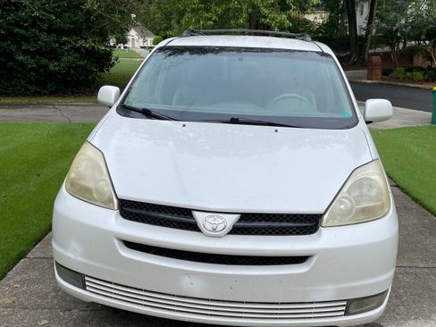Used 2004 Toyota Sienna XLE FWD image 4