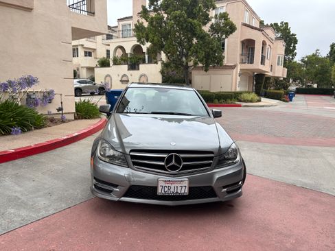 Used 2014 Mercedes-Benz C 250 Sedan image 2