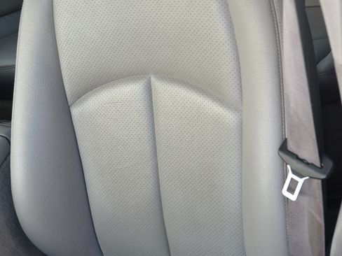 Used 2005 Mercedes-Benz E 320 CDI Sedan image 16