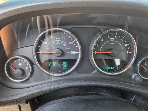 Used 2013 Jeep Wrangler Unlimited Sahara w/ Connectivity Group AWD/4WD image 12