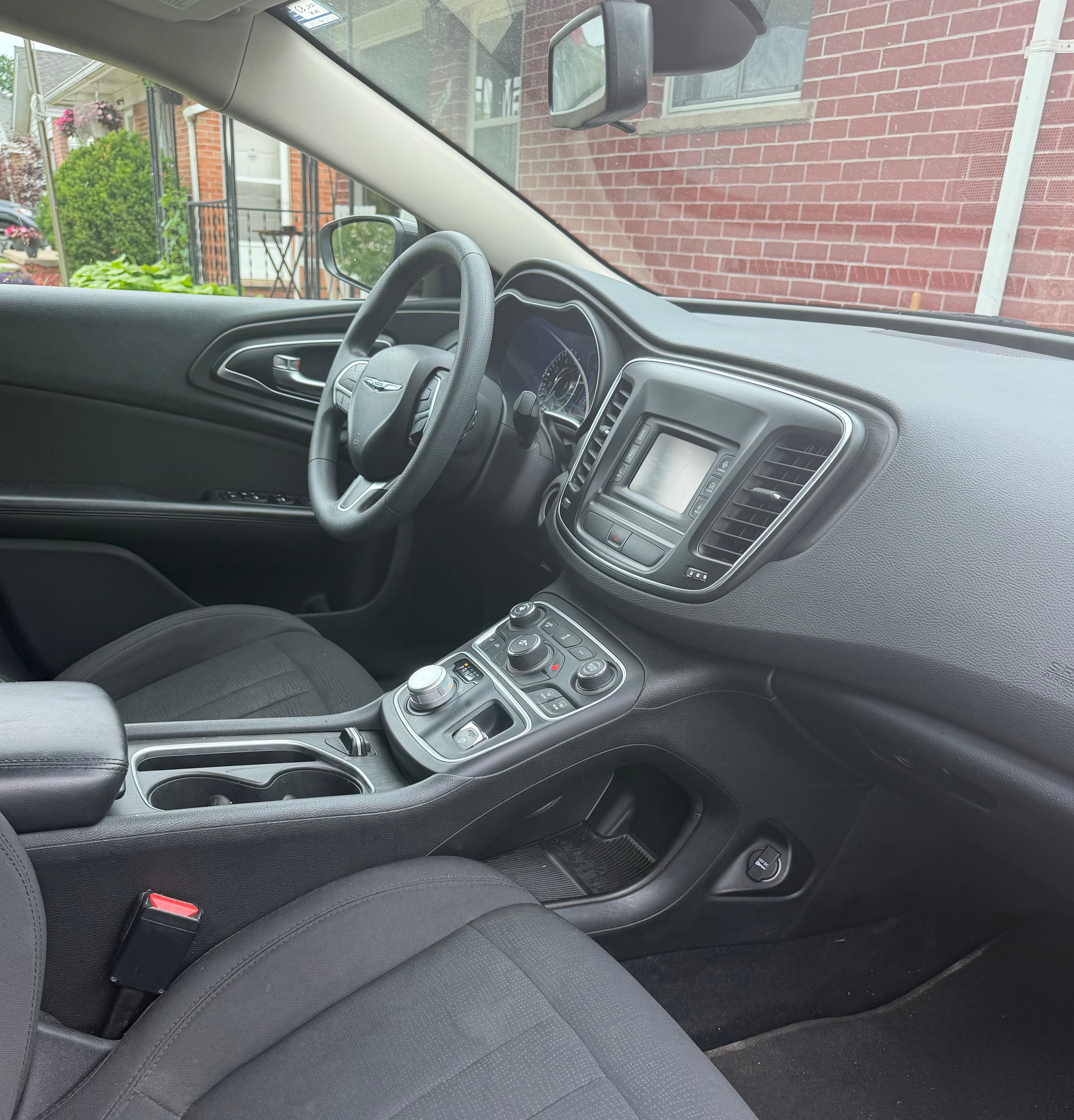 Used 2015 Chrysler 200 Limited FWD image 11