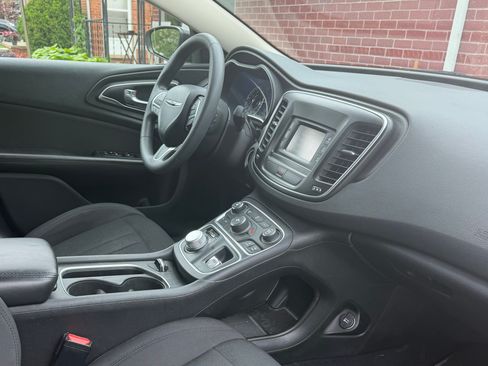 Used 2015 Chrysler 200 Limited FWD image 11