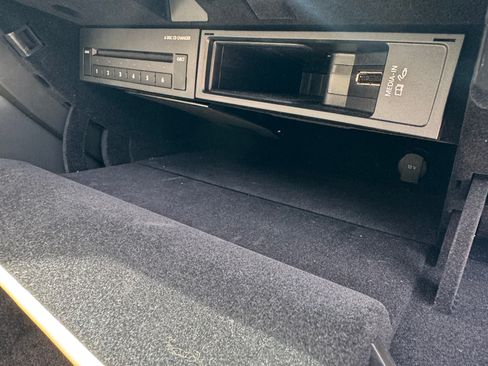 Used 2014 Bentley Flying Spur W12 image 11