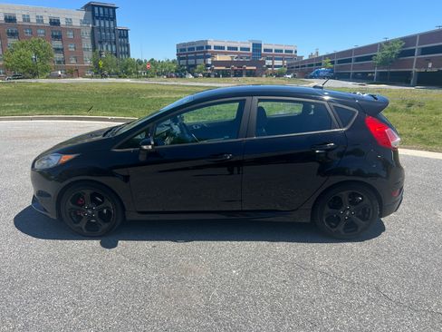 Used 2018 Ford Fiesta ST FWD image 6