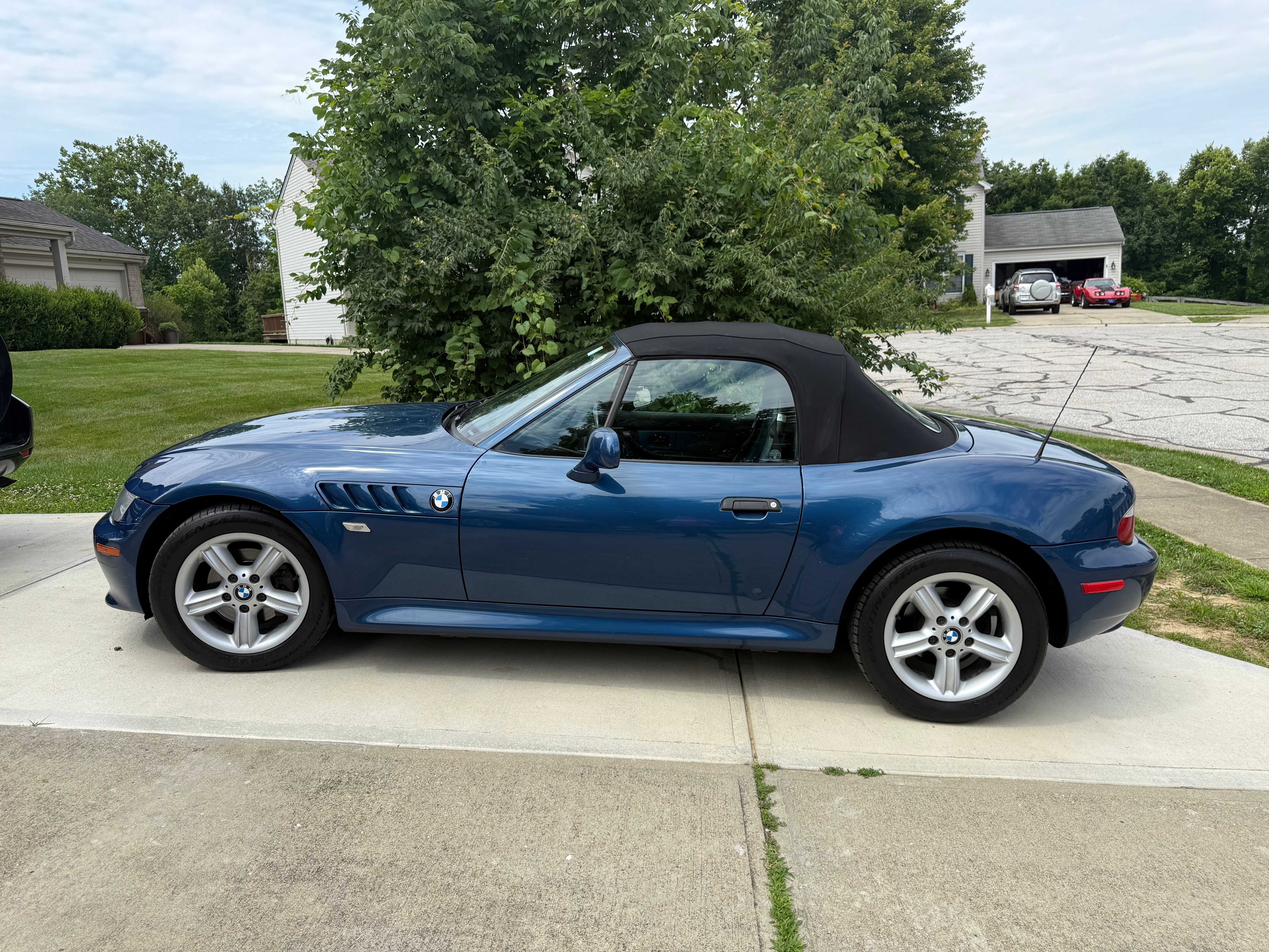 Used 2000 BMW Z3 2.5i RWD image 6