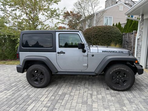 Used 2016 Jeep Wrangler Sport image 8