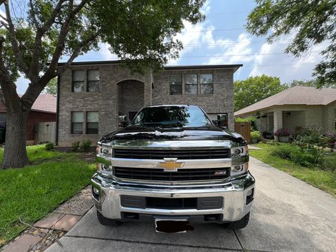 Used 2015 Chevrolet Silverado 2500 LTZ w/ Duramax Plus Package AWD/4WD image 4