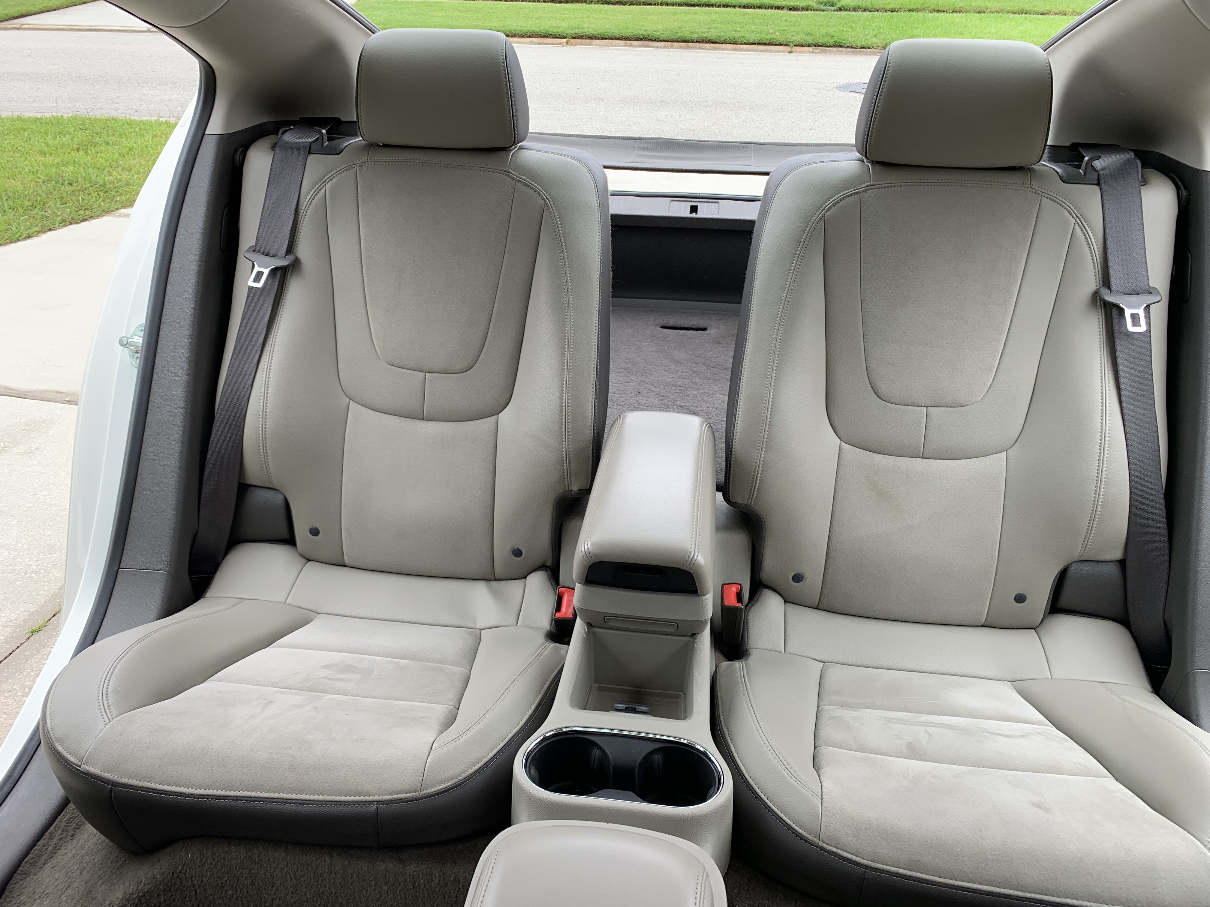 Used 2013 Chevrolet Volt Premium w/ Premium Trim Package FWD image 6