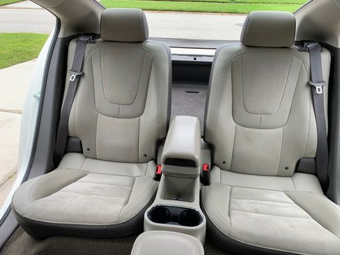 Used 2013 Chevrolet Volt Premium w/ Premium Trim Package FWD image 6