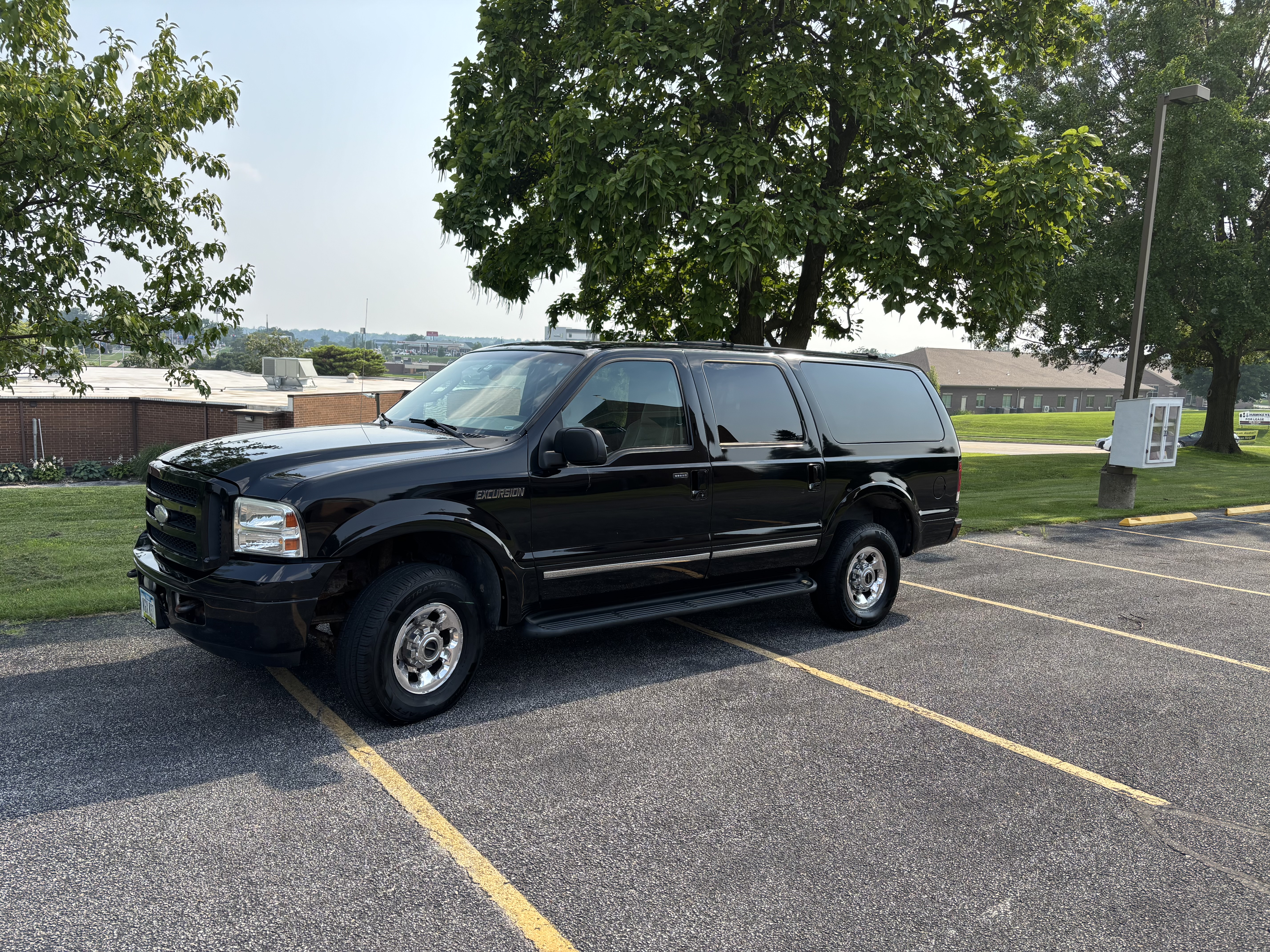 Used 2005 Ford Excursion Limited AWD/4WD image 1