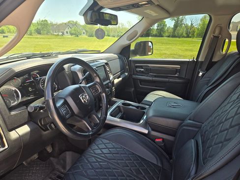 Used 2018 RAM 2500 Big Horn w/ Sport Appearance Group AWD/4WD image 11