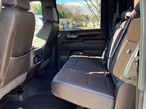 Used 2024 GMC Sierra 2500 Denali w/ Denali Reserve Package image 14