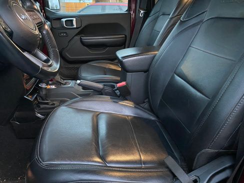 Used 2021 Jeep Gladiator Sport image 25