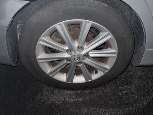 Used 2013 Toyota Camry XLE image 14