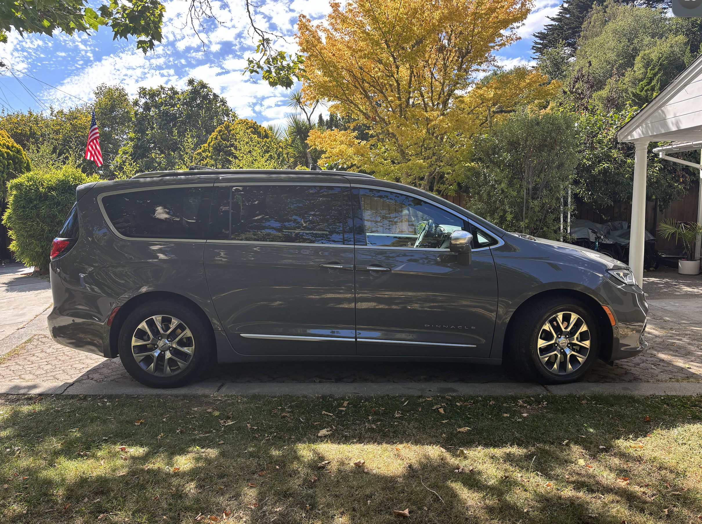 Used 2021 Chrysler Pacifica Pinnacle FWD image 8