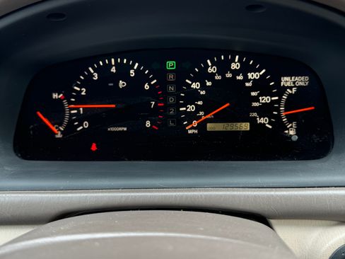 Used 2000 Lexus ES 330 image 9