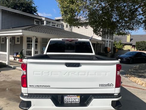 Used 2021 Chevrolet Silverado 2500 High Country w/ Z71 Off-Road Package image 2