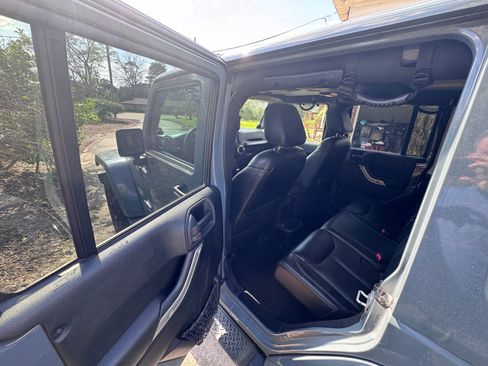 Used 2014 Jeep Wrangler Unlimited Sahara w/ Max Tow Package image 19