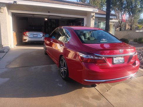 Used 2017 Honda Accord Sport image 5