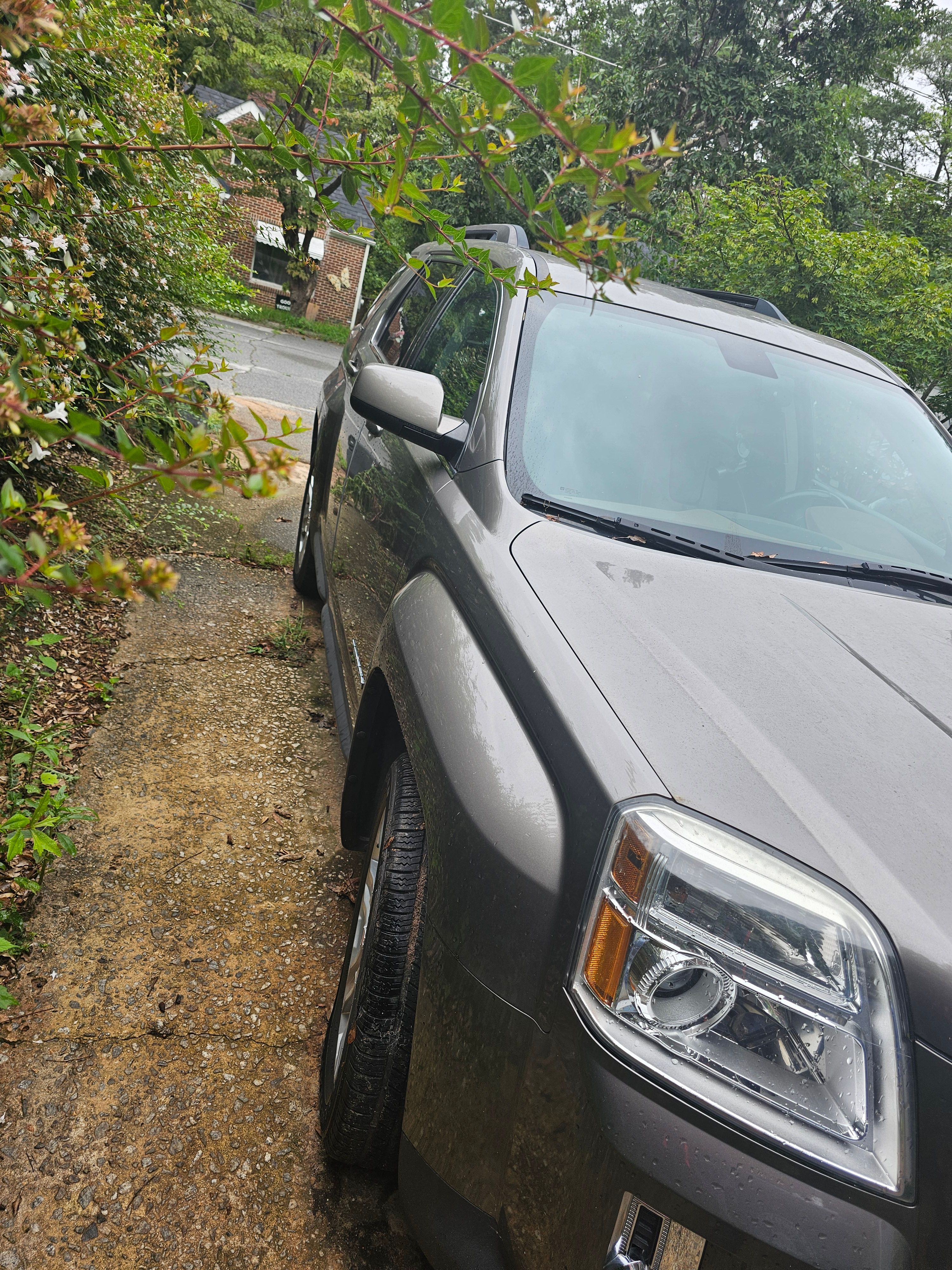 Used 2011 GMC Terrain SLT FWD image 10