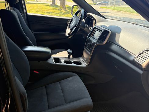 Used 2015 Jeep Grand Cherokee Laredo w/ Quick Order Package 23E AWD/4WD image 12