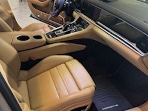 Used 2021 Porsche Panamera image 6