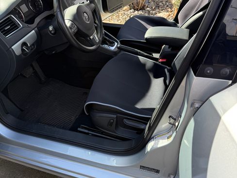 Used 2013 Volkswagen Jetta SE image 9
