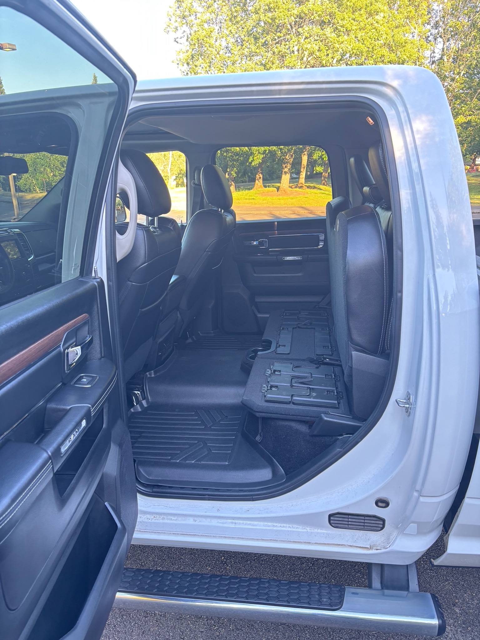 Used 2016 RAM 2500 Laramie AWD/4WD image 16