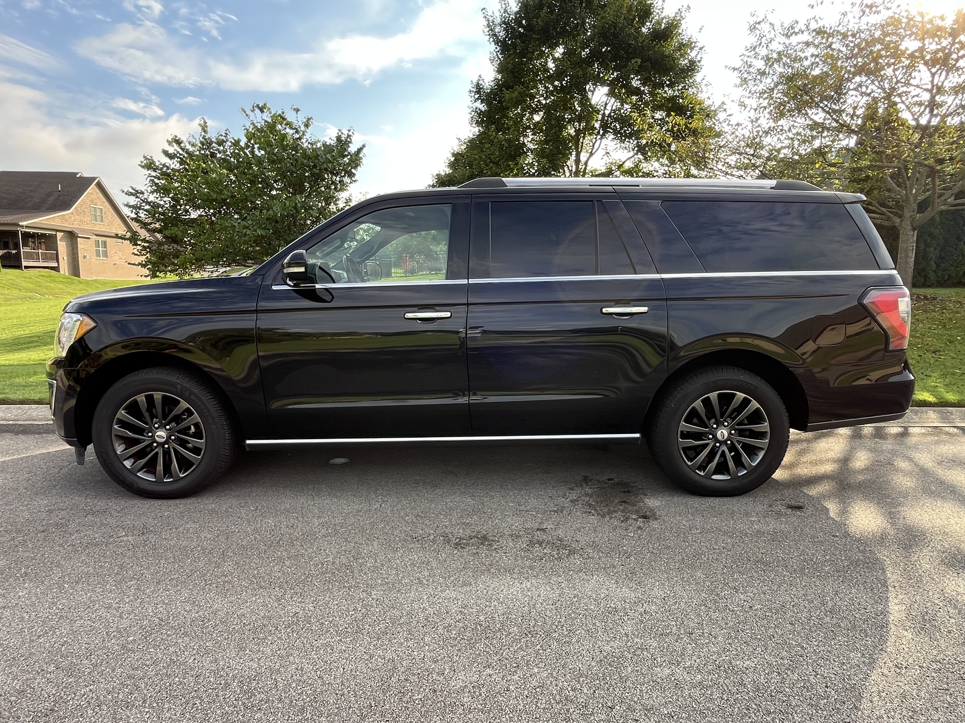Used 2020 Ford Expedition Max Limited RWD image 5