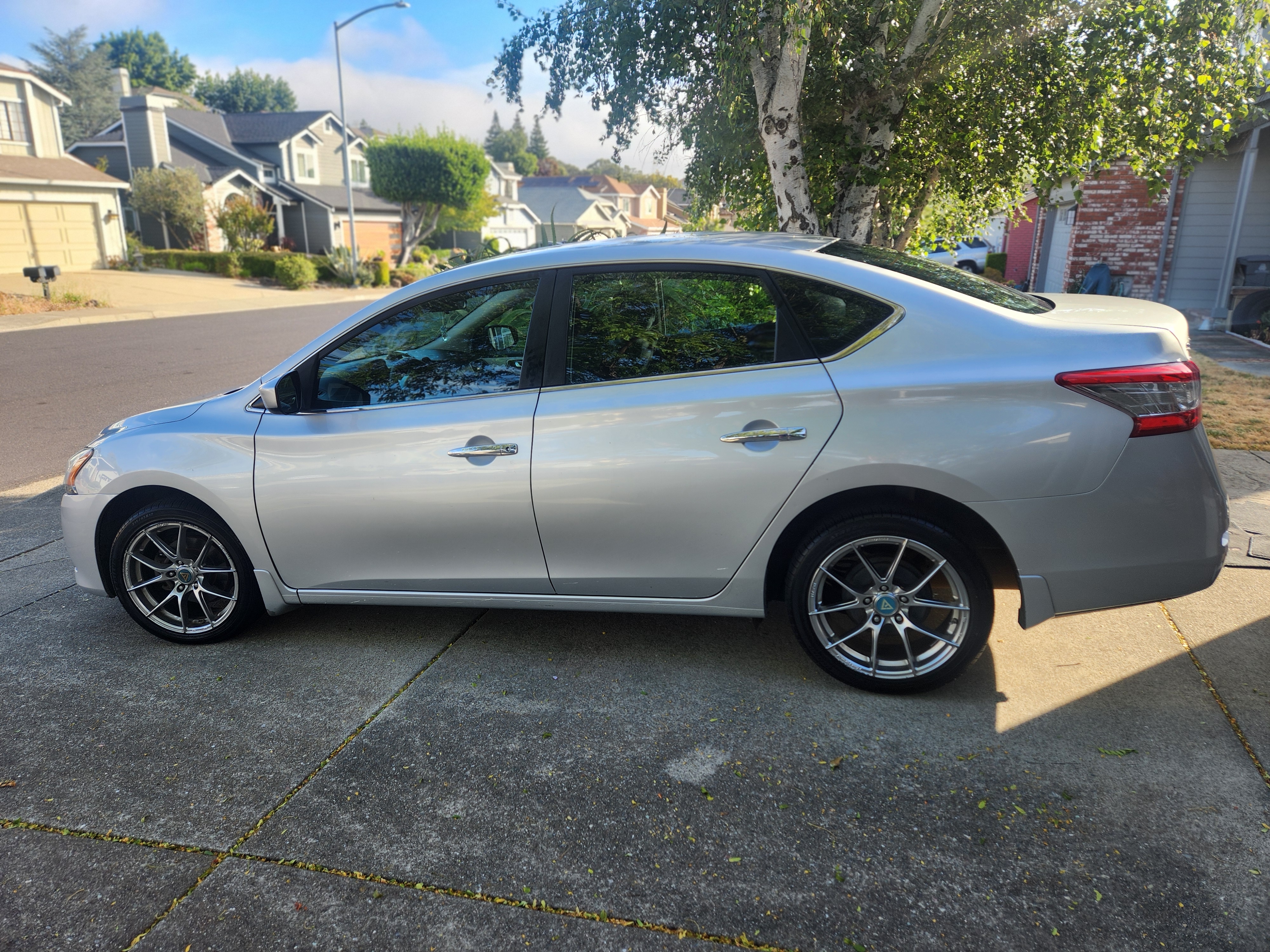 Used 2015 Nissan Sentra S FWD image 1