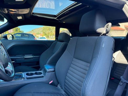 Used 2013 Dodge Challenger R/T image 6
