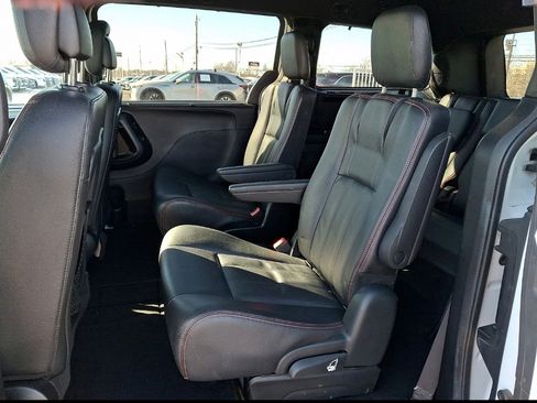 Used 2017 Dodge Grand Caravan GT FWD image 9