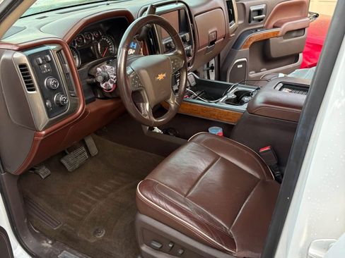 Used 2016 Chevrolet Silverado 1500 High Country w/ High Country Premium Package image 9