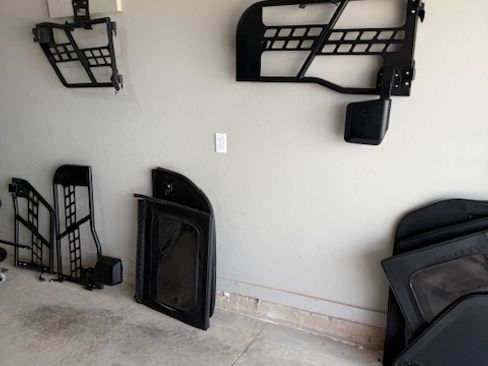 Used 2012 Jeep Wrangler Unlimited Sahara w/ Connectivity Group image 4