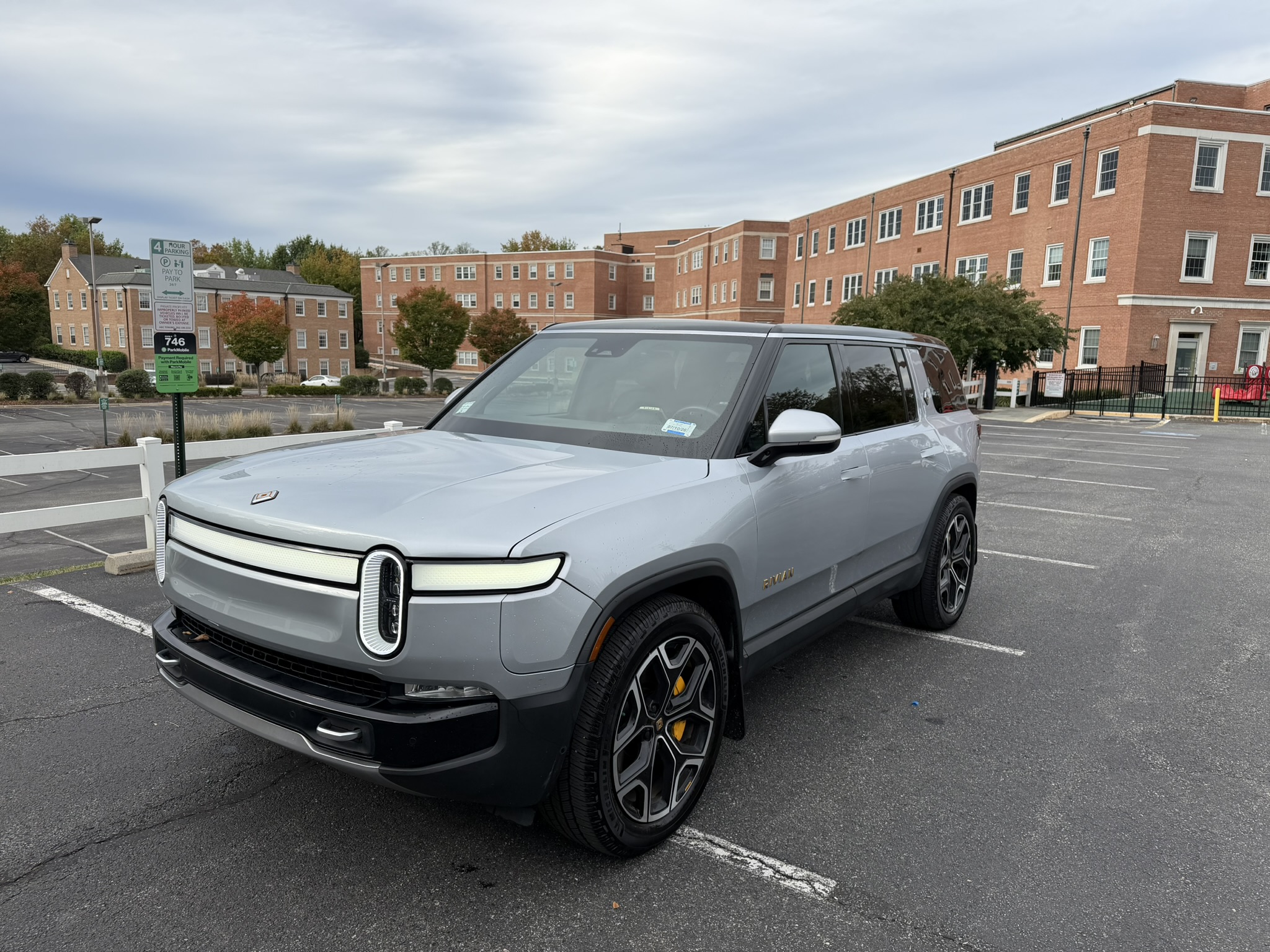 Used 2023 Rivian R1S Adventure Quad AWD/4WD image 2