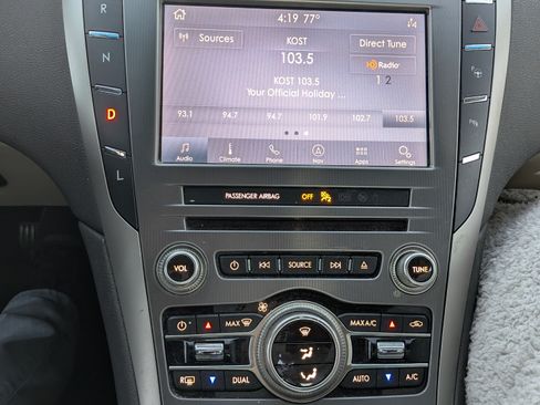 Used 2020 Lincoln MKZ Reserve w/ Elements Package image 9