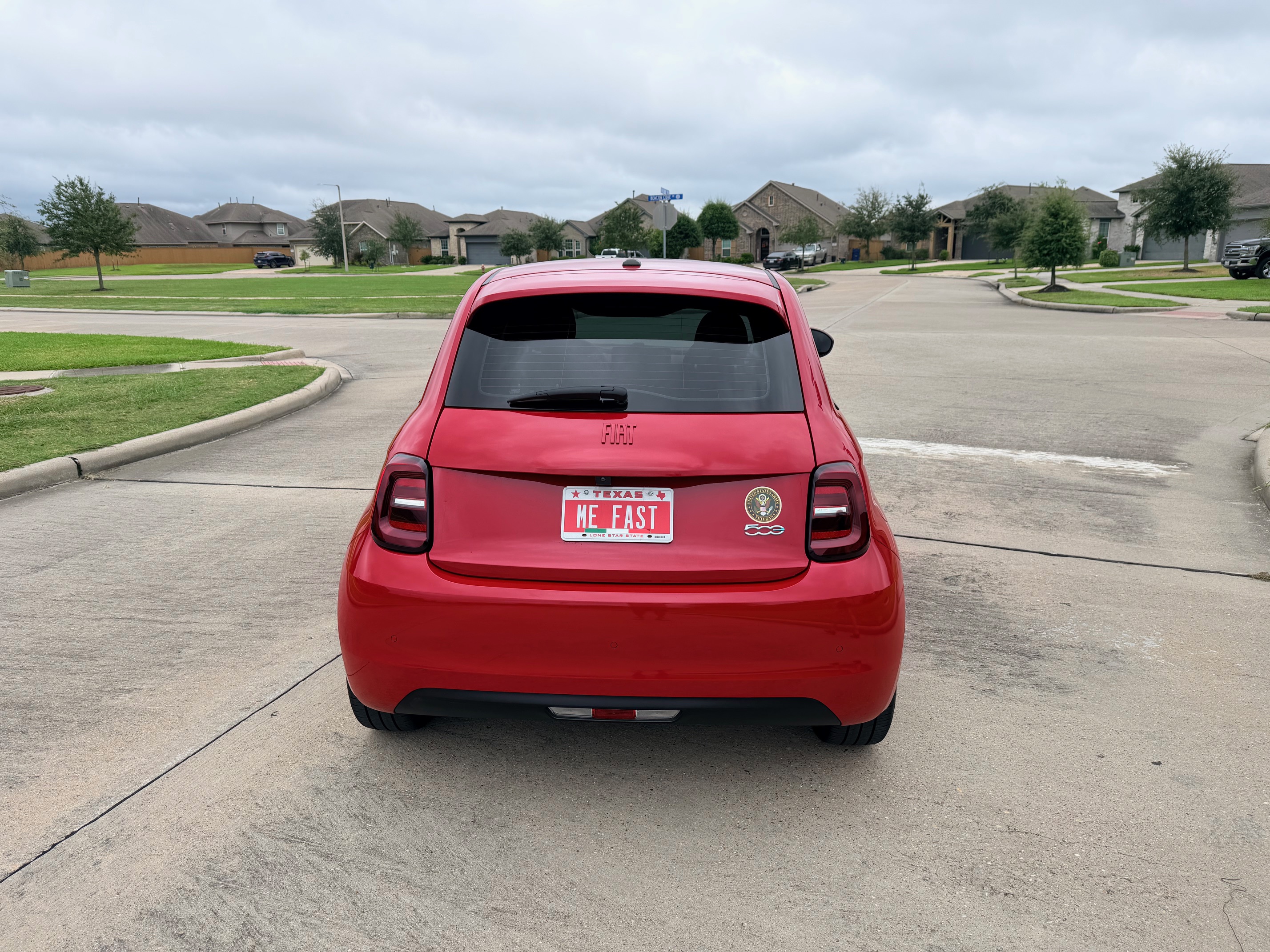 Used 2024 FIAT 500 e (RED) FWD image 4
